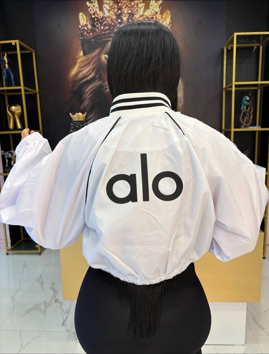 ALO Cropped Windbreaker Jacket – Lightweight Zip-Up