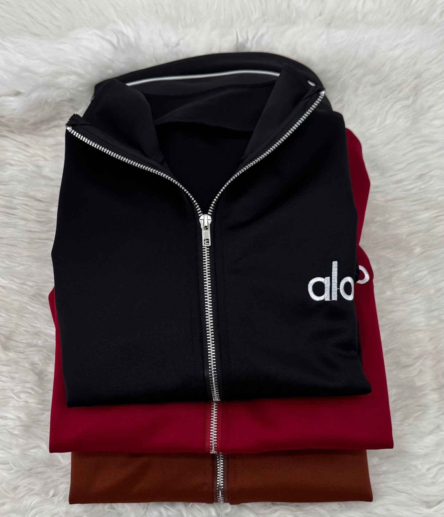 ALO Matching Zip-Up Set – Effortless Luxe Athleisure
